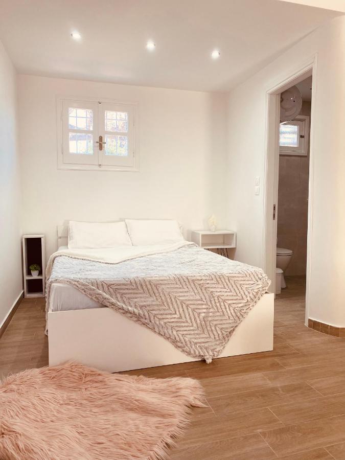 Louvros Luxury Suites Dassia  Buitenkant foto