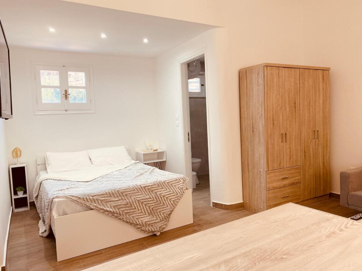 Louvros Luxury Suites Dassia  Buitenkant foto