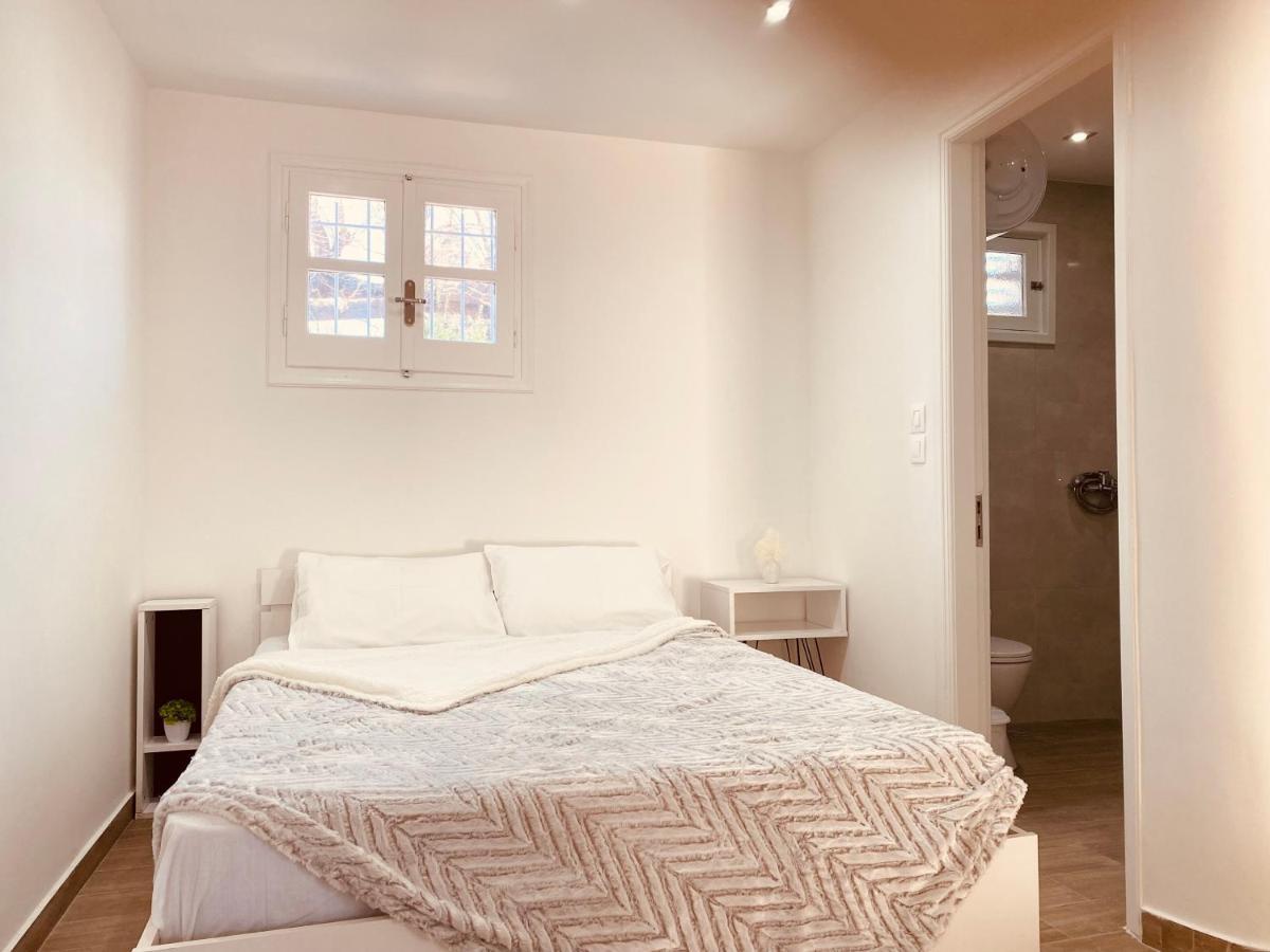 Louvros Luxury Suites Dassia  Buitenkant foto