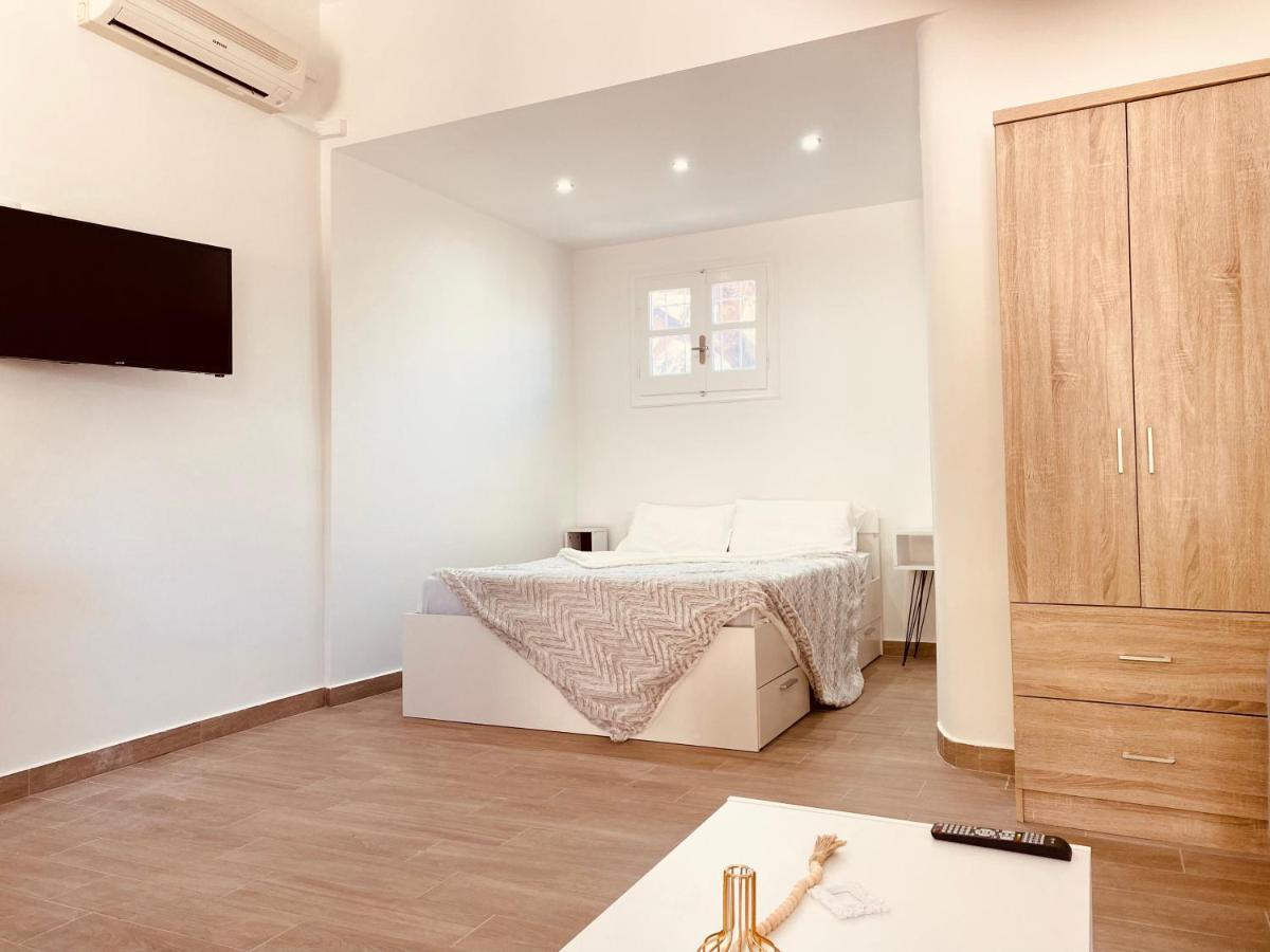 Louvros Luxury Suites Dassia  Buitenkant foto