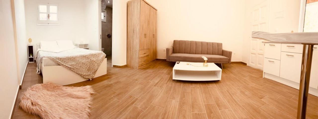Louvros Luxury Suites Dassia  Buitenkant foto