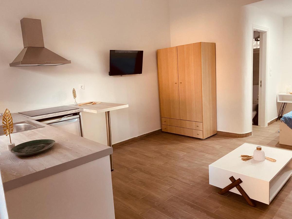 Louvros Luxury Suites Dassia  Buitenkant foto