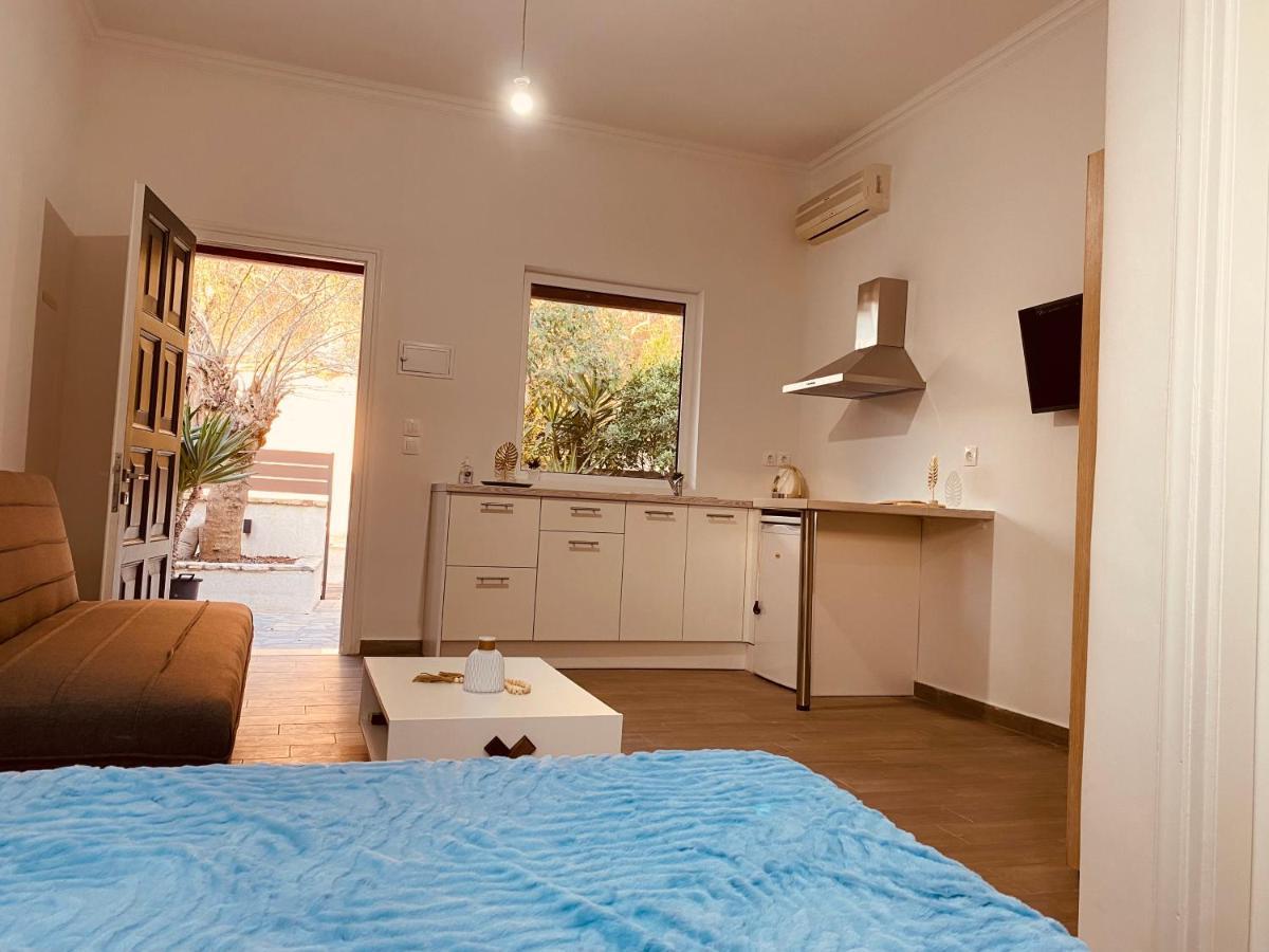 Louvros Luxury Suites Dassia  Buitenkant foto