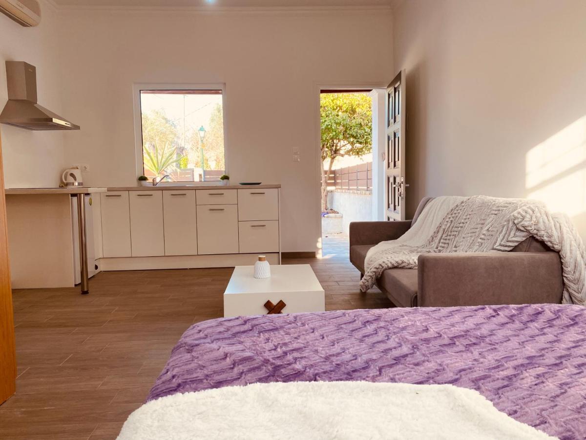Louvros Luxury Suites Dassia  Buitenkant foto