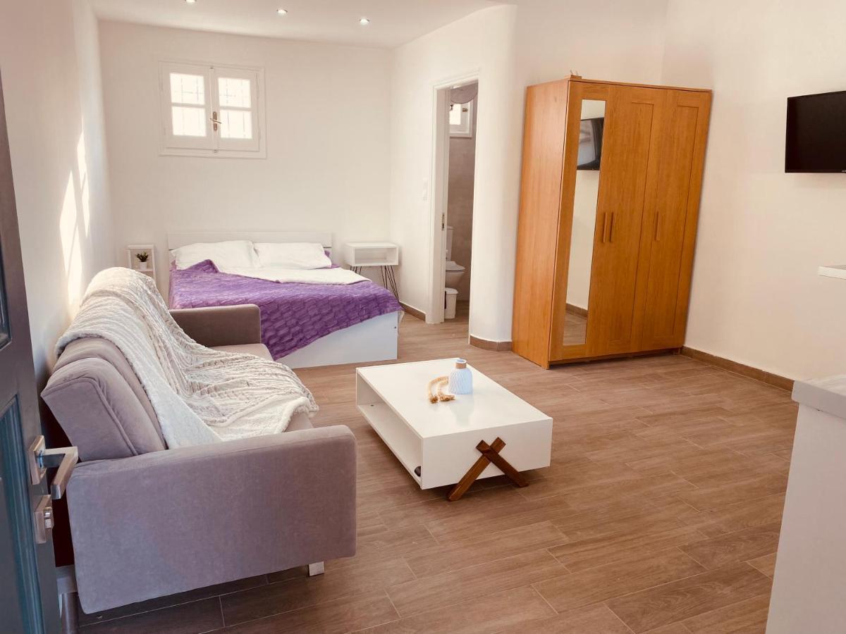 Louvros Luxury Suites Dassia  Buitenkant foto