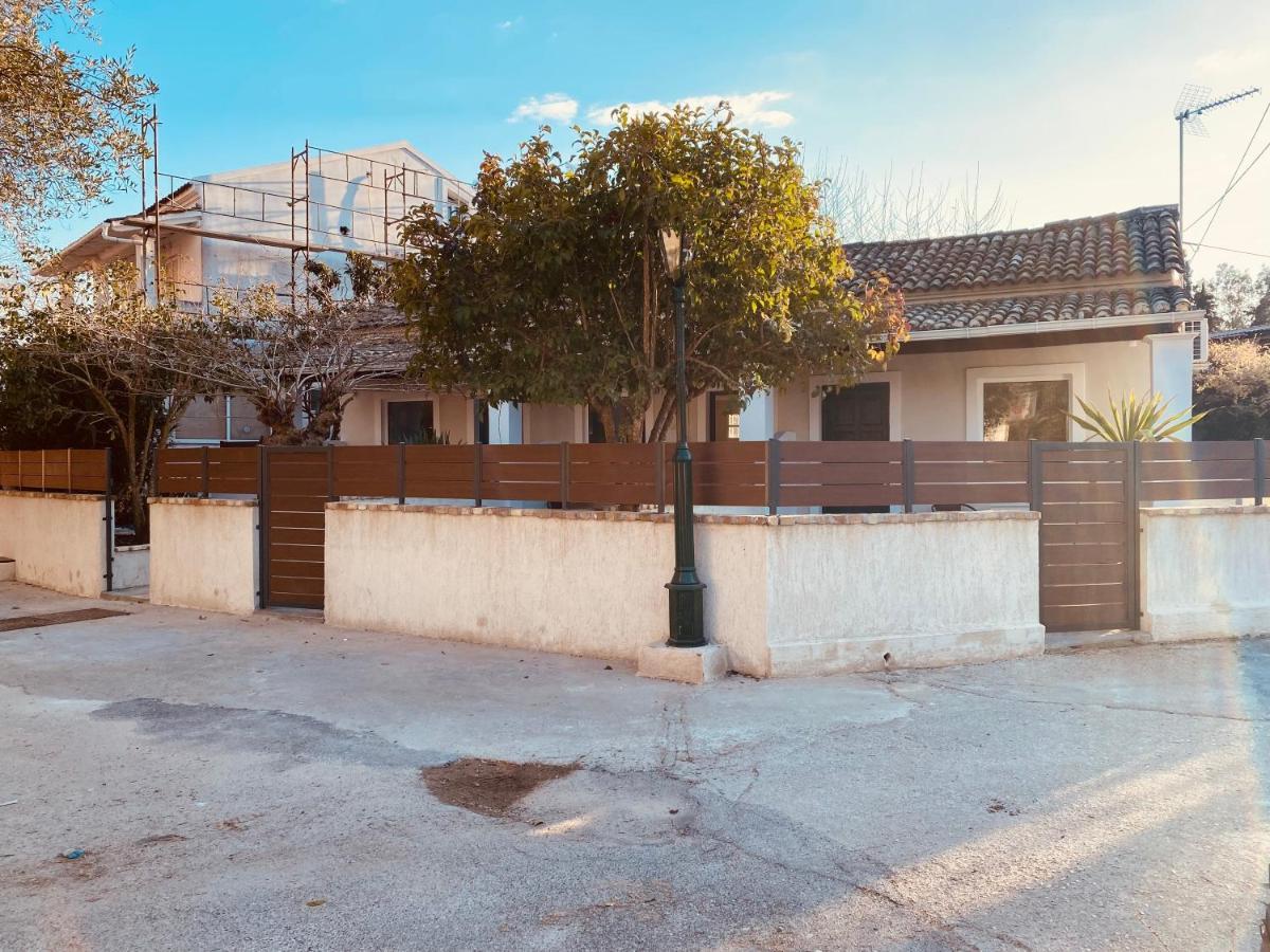 Louvros Luxury Suites Dassia  Buitenkant foto