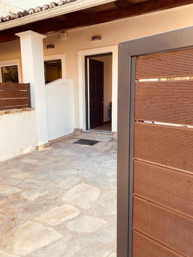 Louvros Luxury Suites Dassia  Buitenkant foto