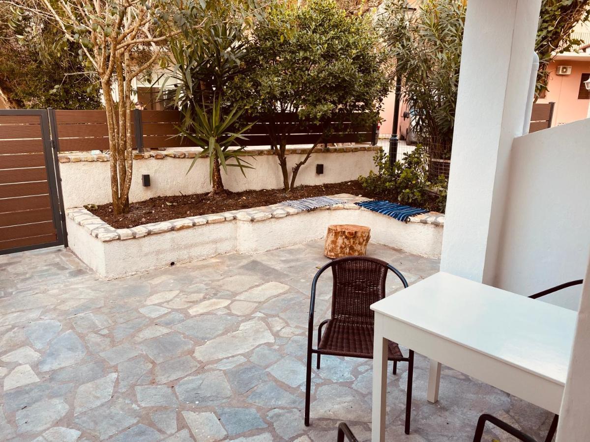 Louvros Luxury Suites Dassia  Buitenkant foto