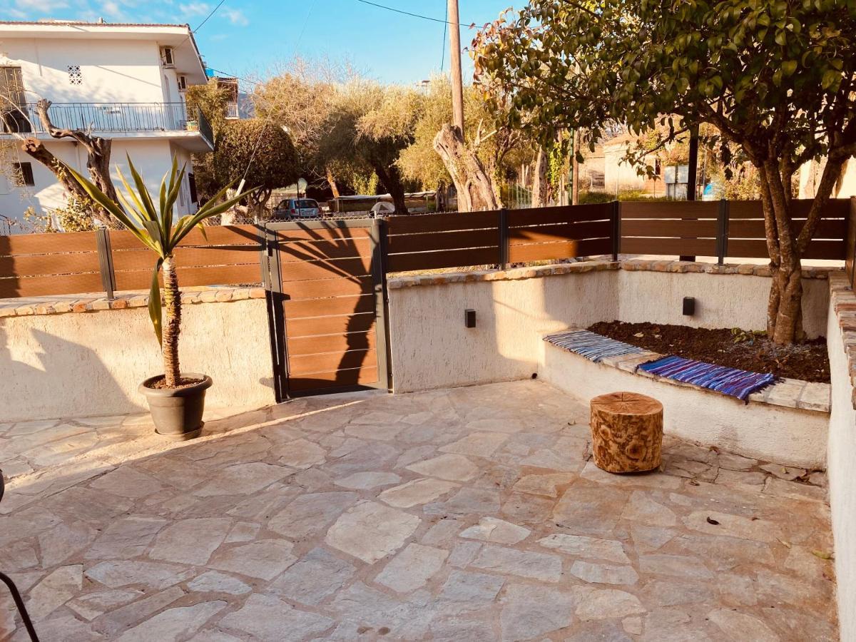 Louvros Luxury Suites Dassia  Buitenkant foto