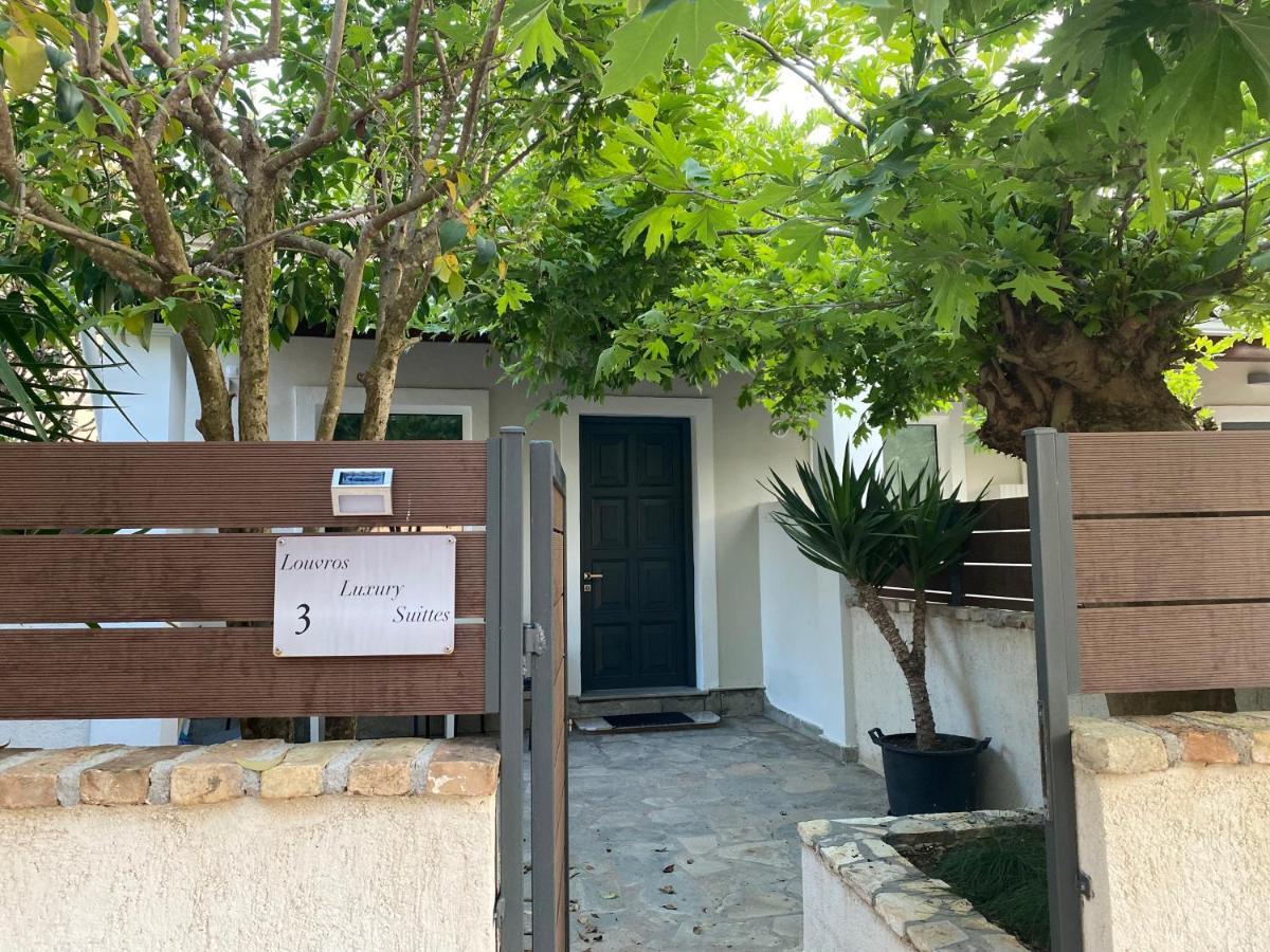 Louvros Luxury Suites Dassia  Buitenkant foto